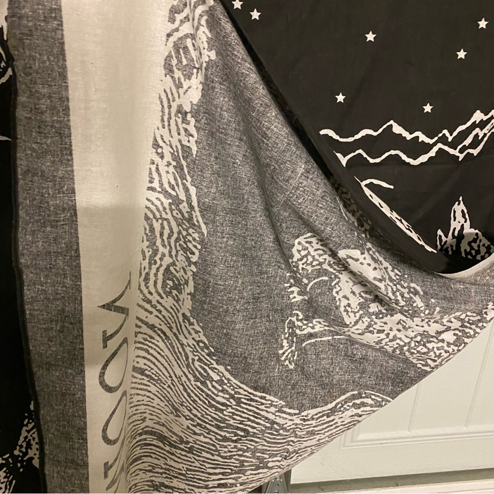 Urban Outfitters HUGE The Moon Tarot Card Thin Tapestry Wall Decoration - Picture 6 of 12